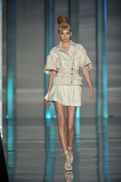 Look 2
